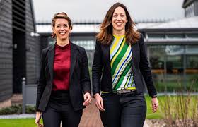 Martine Teeselink en Karin van Riel